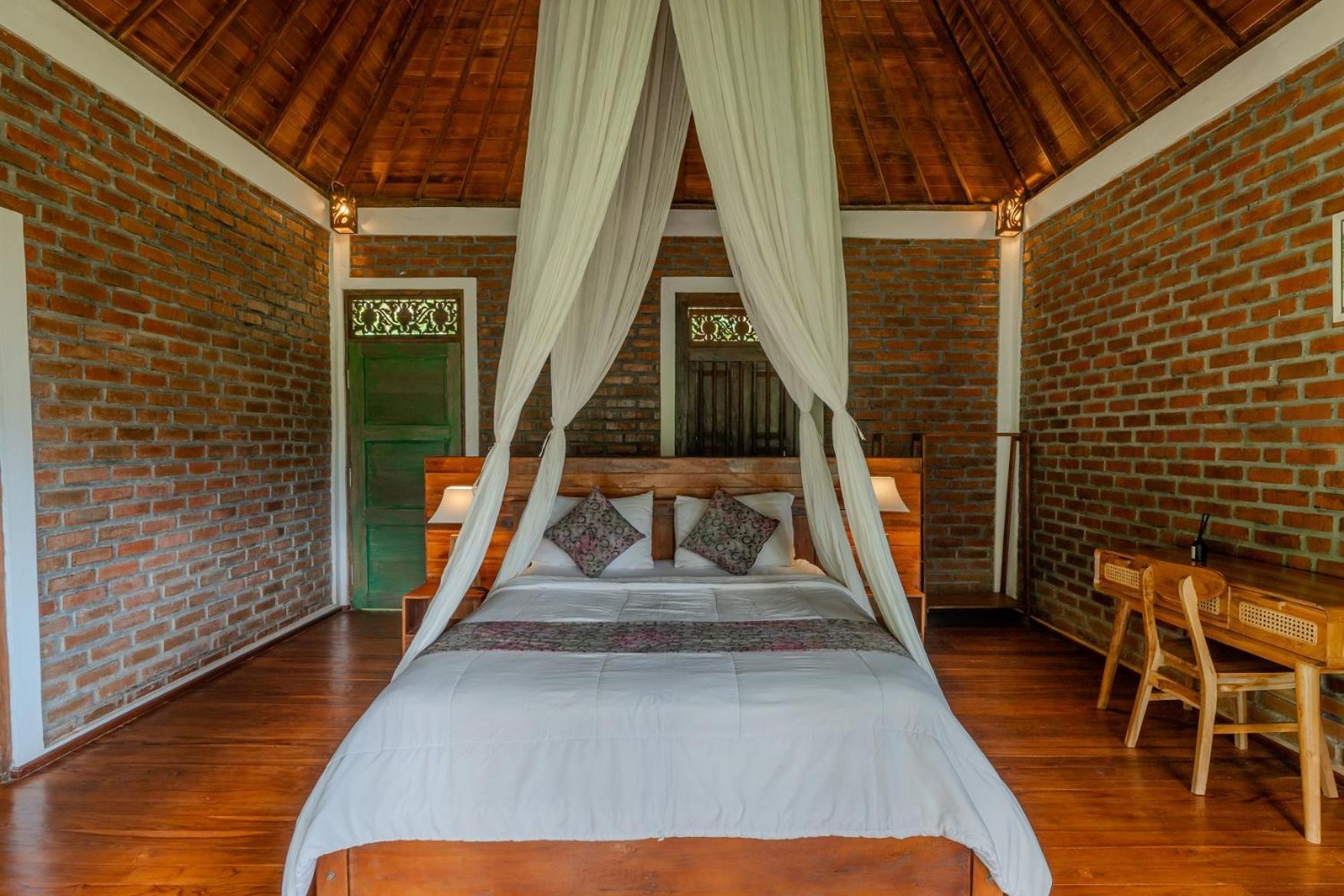 Saridevi Country house